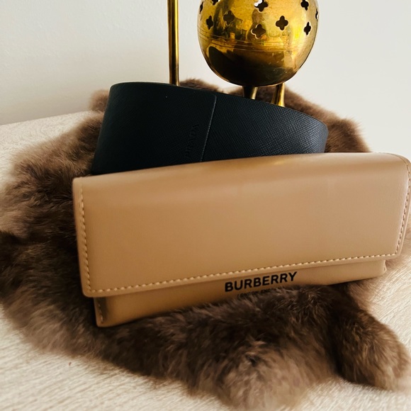 Prada & Burberry sunglass bundle - Picture 2 of 8